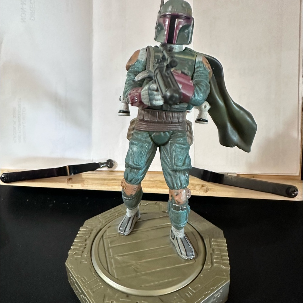 Star Wars BOBA FETT Figure Hasbro 1998 Rotating Base 6" Statue